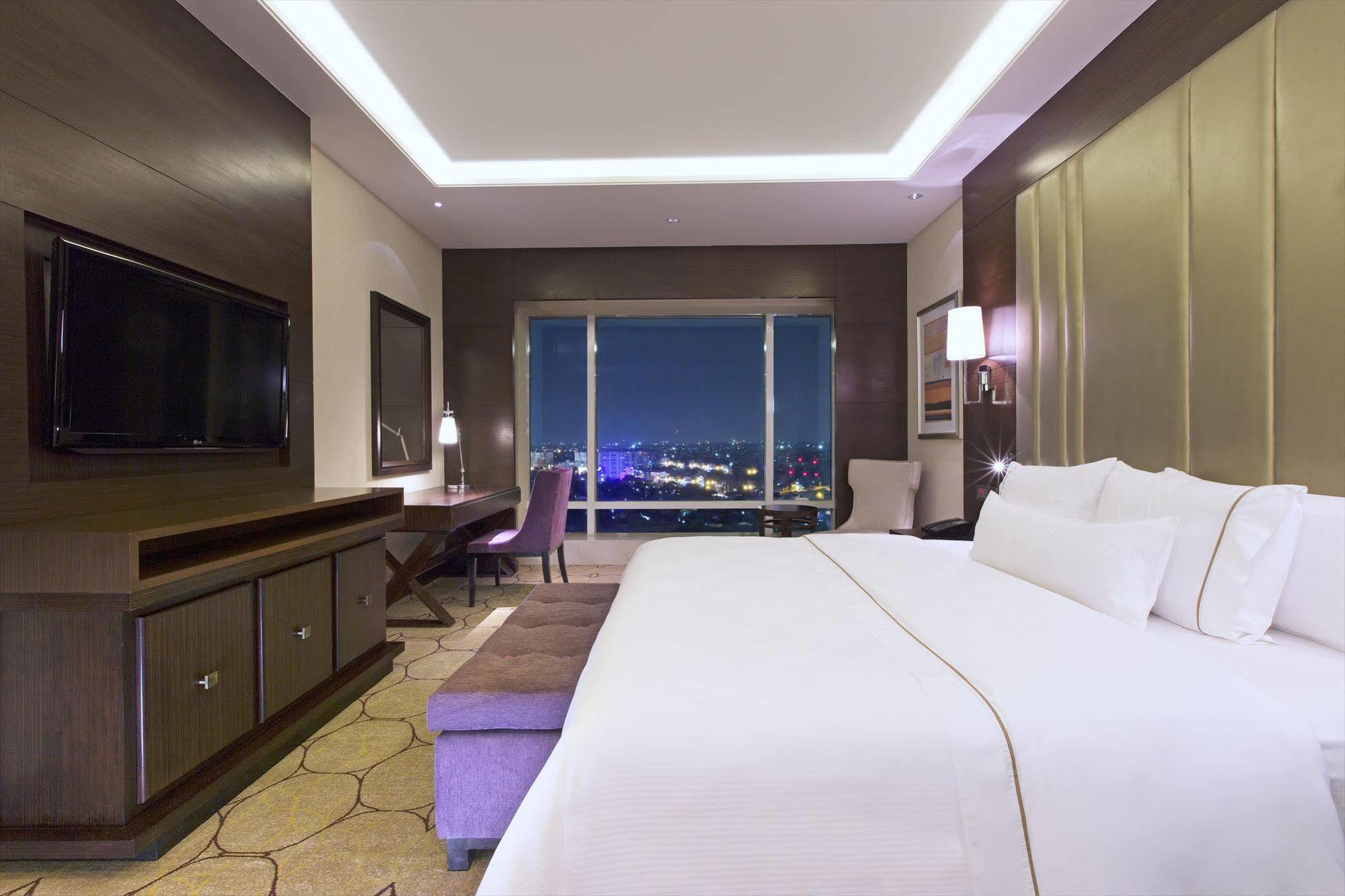 The Westin Chennai Velachery Экстерьер фото